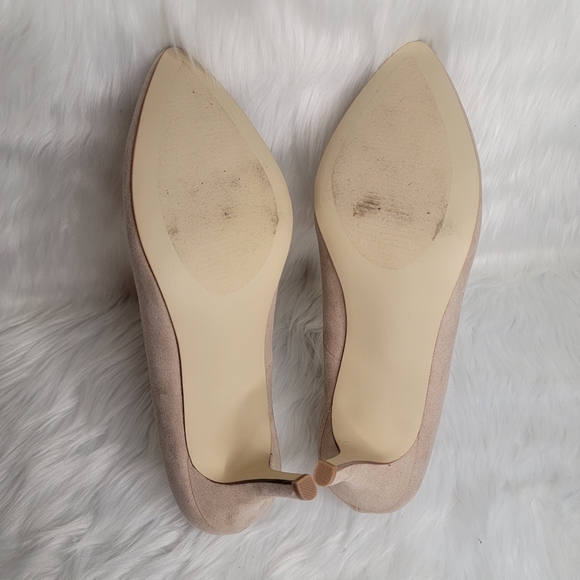 Nude suede pointed toe heels. - Picture 6 of 8